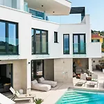 Corus Villa