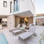 Corus Villa Murter
