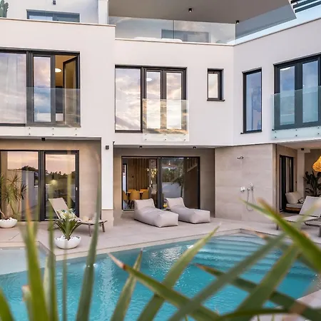 Corus Villa Murter